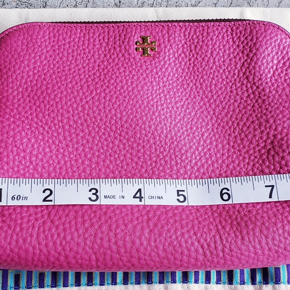 Tory Burch Kira Pebbled Leather Crossbody/Wallet - Picture 10 of 10